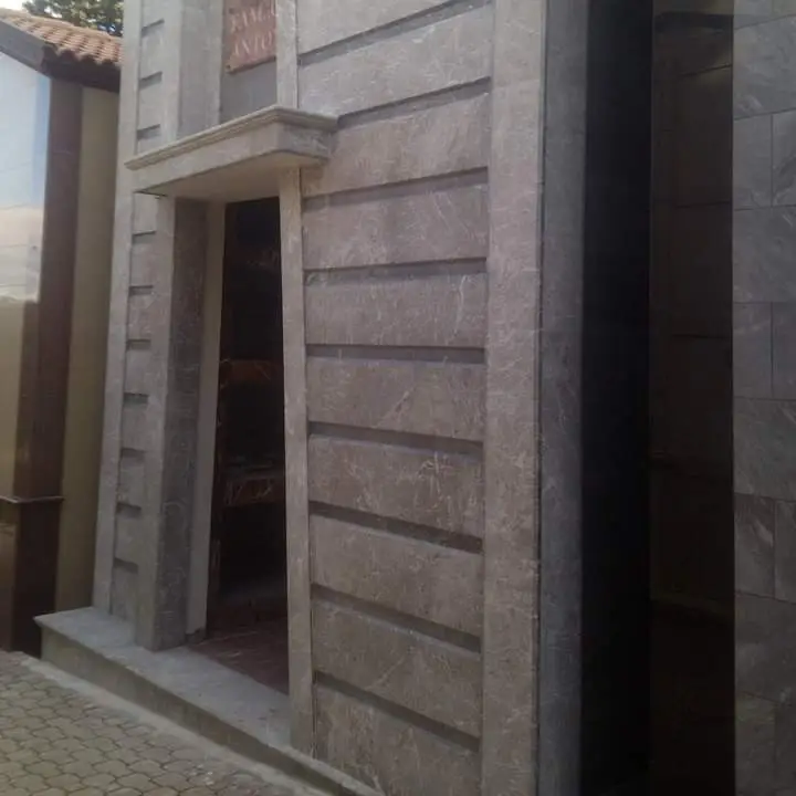 RIVESTIMENTO PARETE CAPPELLA